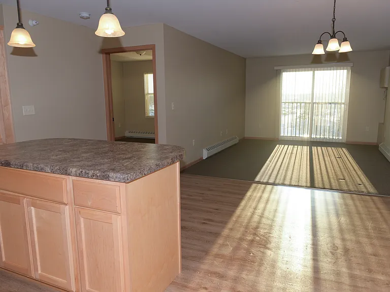 Bottineau Ridge Apartments — Photo 34