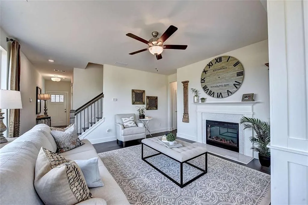 3 bed, 2.5 bath, 1774 sqft, $2,150 — Photo 3