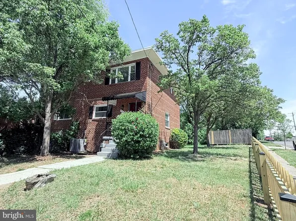 864 Neptune Ave, Oxon Hill, MD 20745