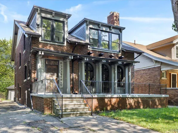 824 Lakewood St, Detroit, MI 48215