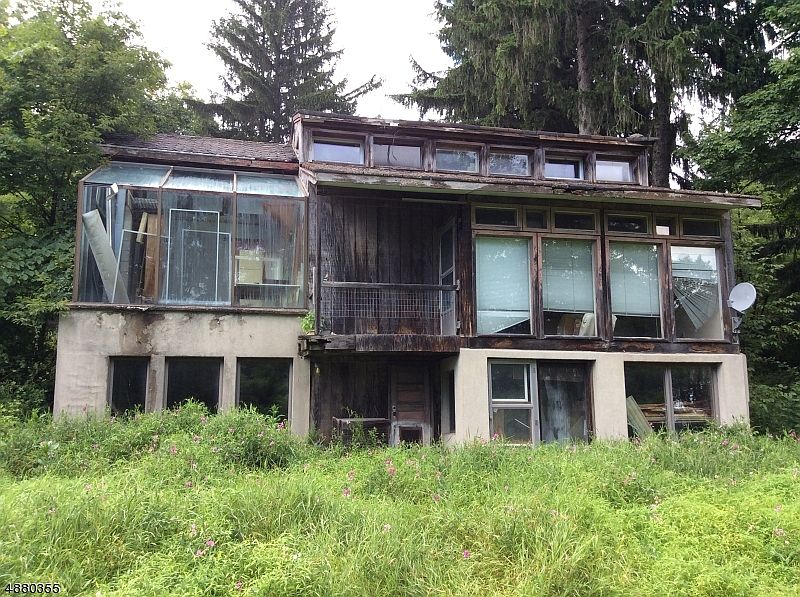 1st image of 81 Ashworth Ln