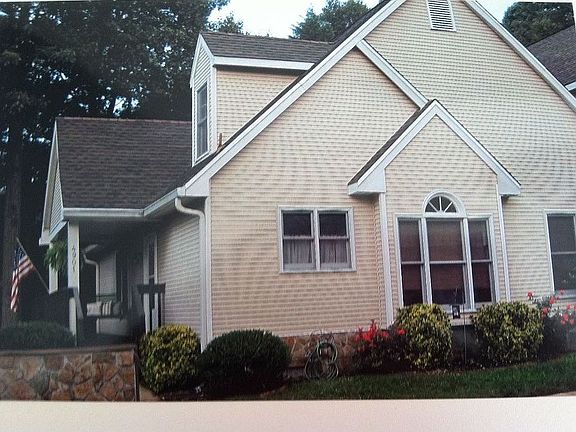 2nd image of 4901 Carlisle Mews