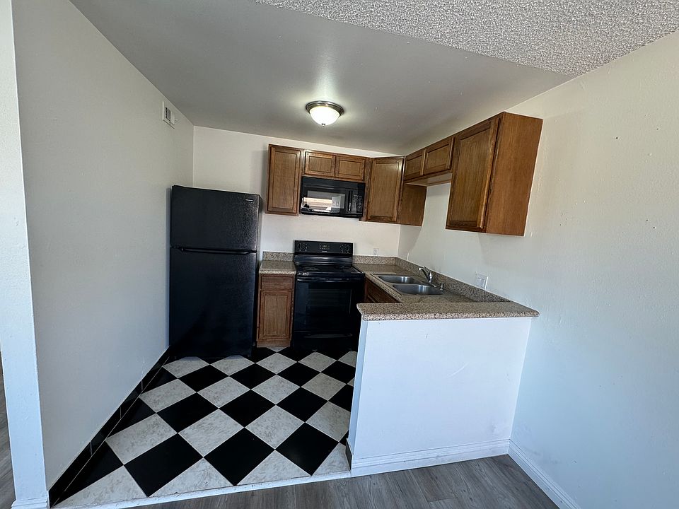 1st image of 512 Albert Ave