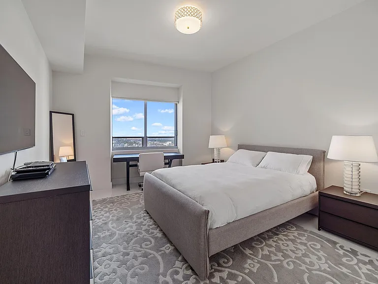1100 Biscayne Blvd #5802 — Photo 12