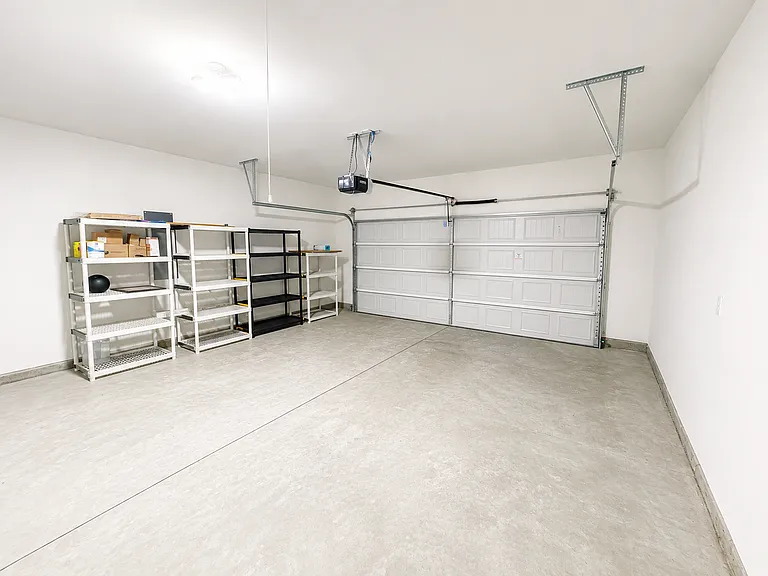 676 Hollyrose Cir — Photo 11