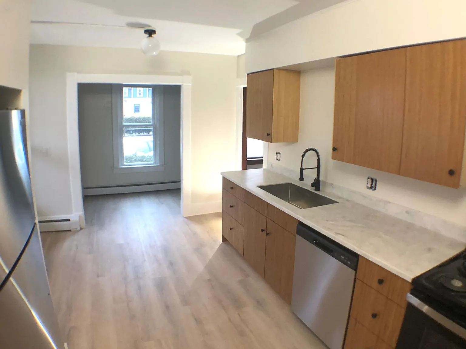 2 bed, 1300 sqft, $2,550 — Photo 4