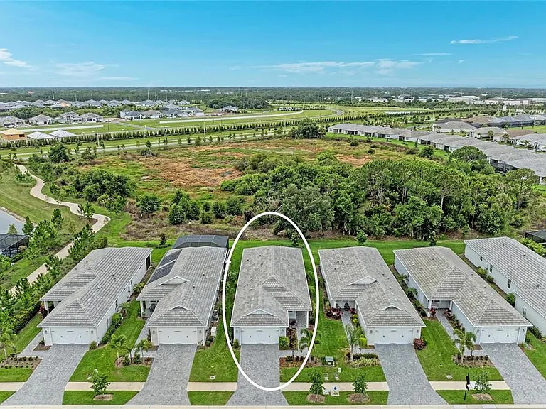 1079 Waterline Ct — Photo 42