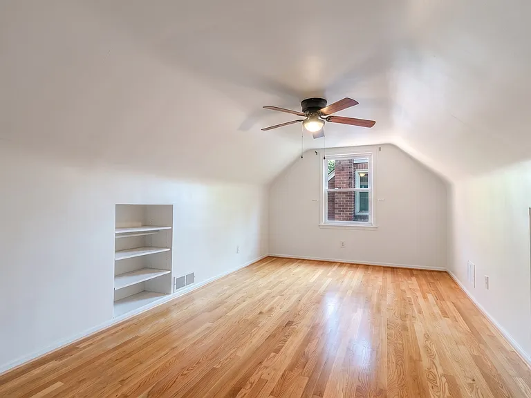 3224 N Altadena Ave — Photo 14