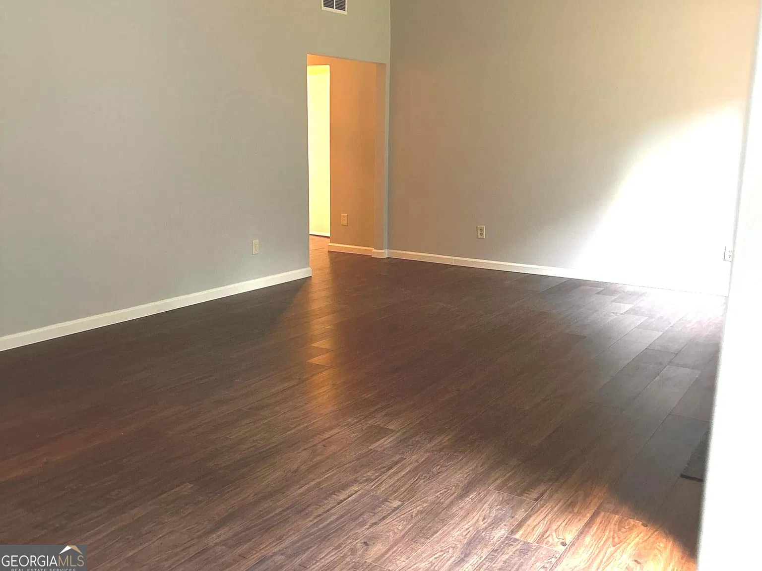3 bed, 2.0 bath, 1997 sqft, $1,895 — Photo 4