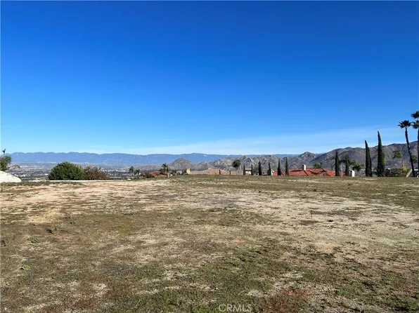 6204 Claridge Dr #2, Riverside, CA 92506