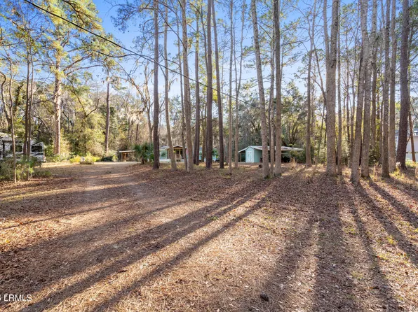 976 Sams Point Rd, Beaufort, SC 29907