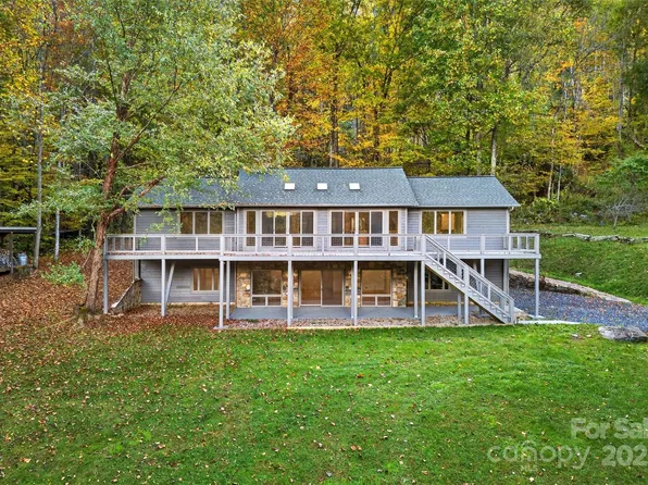 575 Croft Way, Bakersville, NC 28705