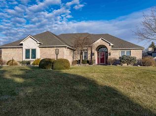 1611 Woodland Xing, Fort Wayne, IN 46825