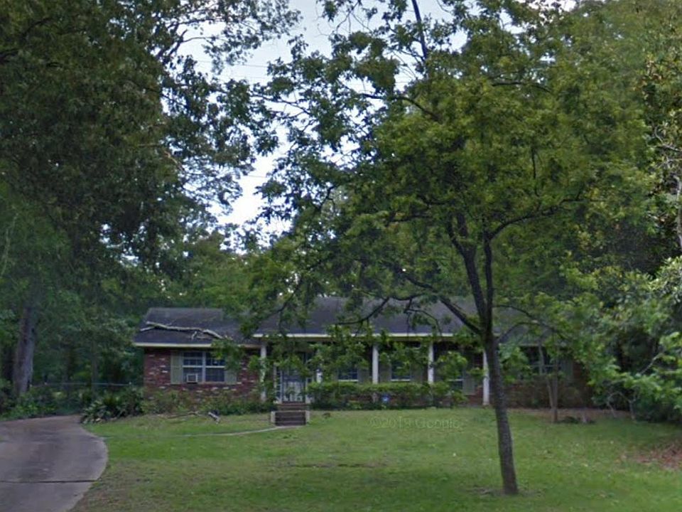 1st image of 331 Colonial Dr