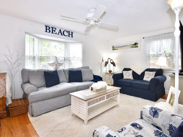 50 Highland Ave, Onset, MA 02558