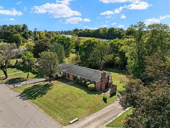 4th image of 112 Blue Hills Ct