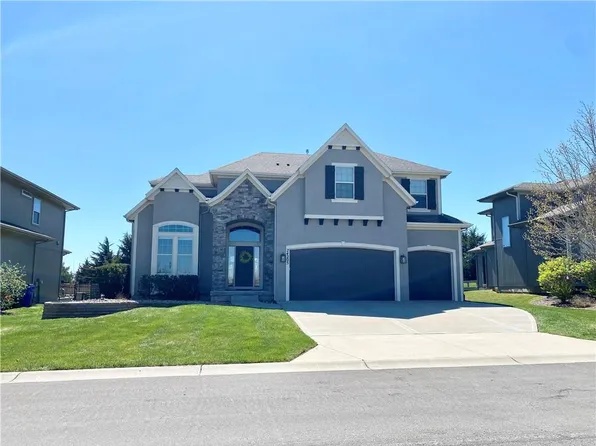 24205 W 111th Pl, Olathe, KS 66061