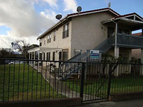 2235 Sunrise Ln Photo 1