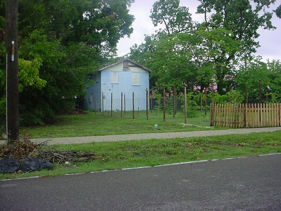 1st image of 1338 Ionia St