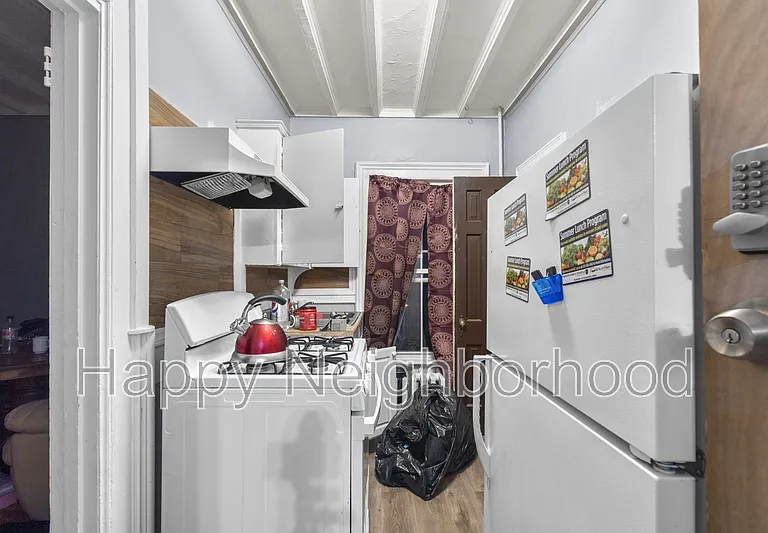 216 E Main St #7 — Photo 5