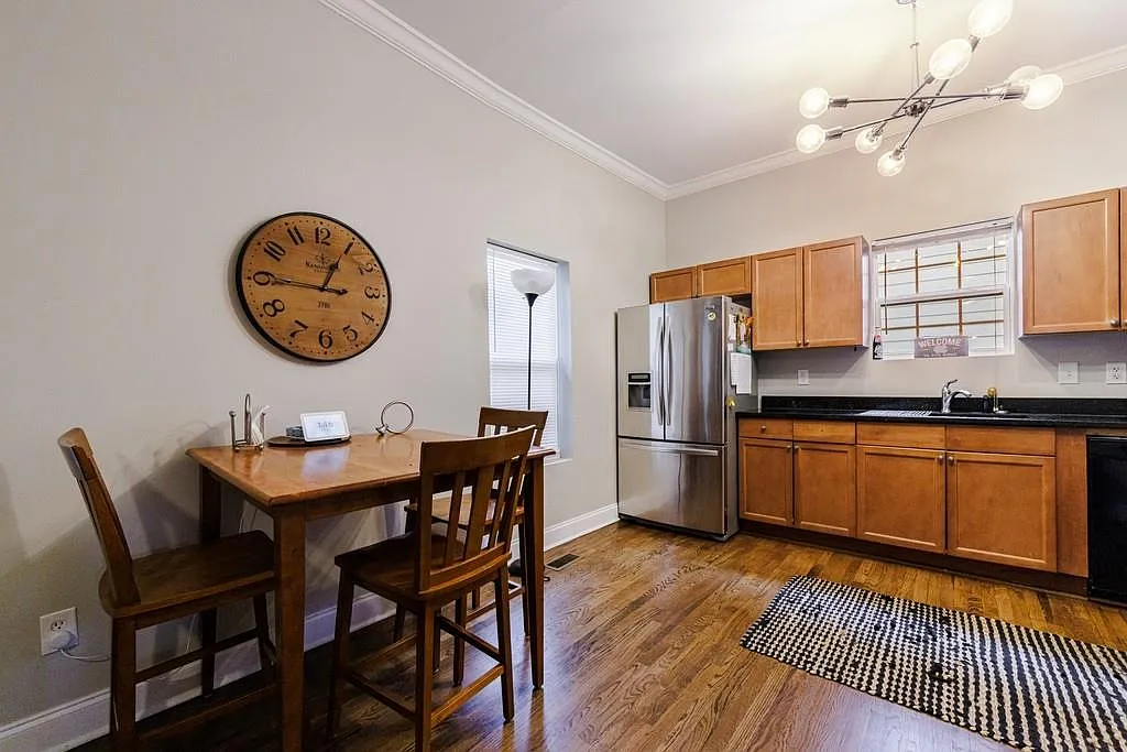 3 bed, 2.0 bath, 1324 sqft, $2,850 — Photo 4