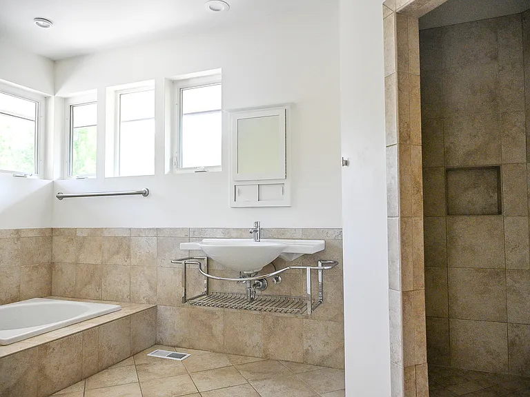 4323 Murryhill Ter — Photo 8