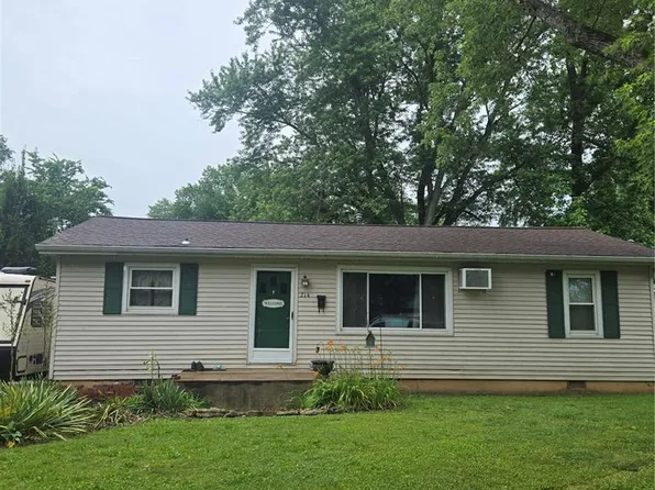 214 Oak St, Farmington, MO 63640