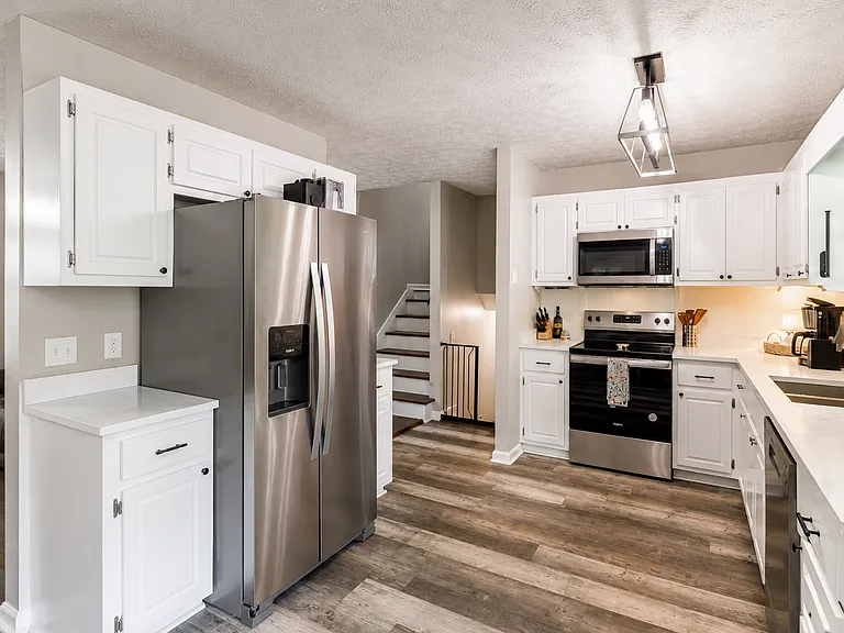 483 Whispering Oaks Dr — Photo 8
