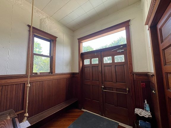 5th image of 16670 W Easton Ave