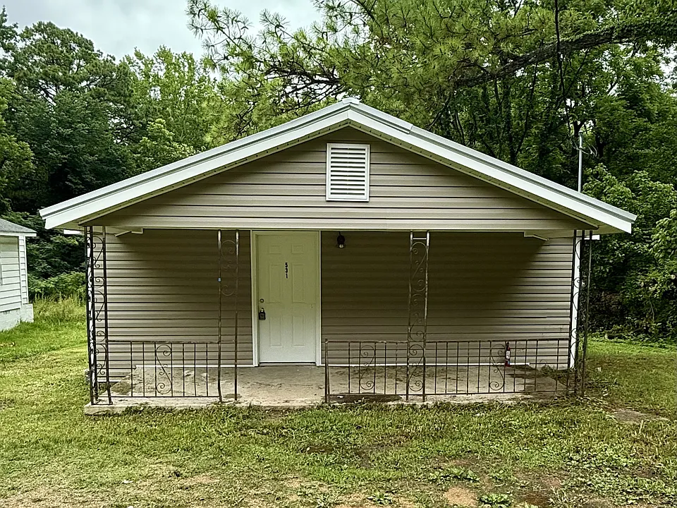 531 W Lake Dr