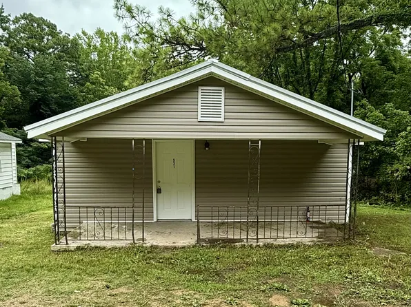 531 W Lake Dr, Bessemer, AL 35020