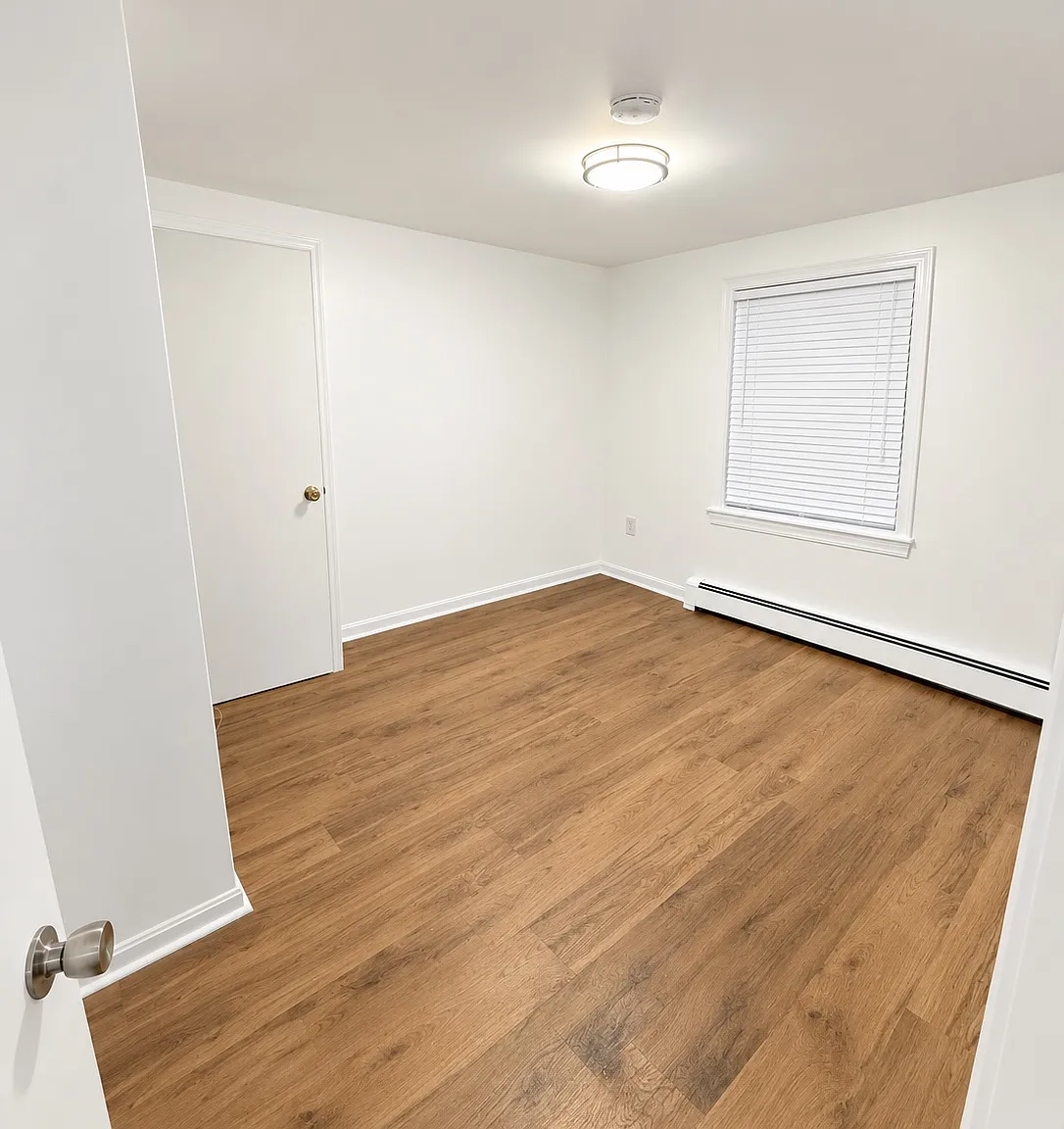 3 bed, 1.5 bath, 1404 sqft, $3,400 — Photo 2