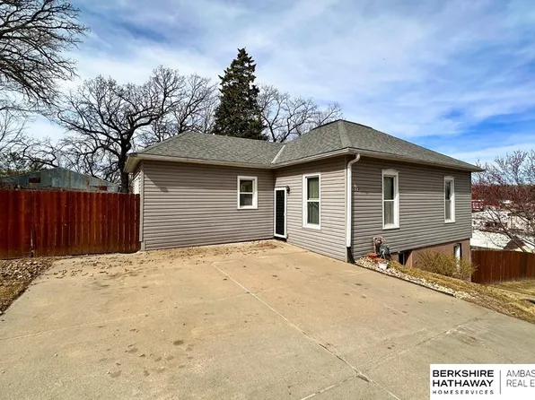 206 S 5th St, Plattsmouth, NE 68048