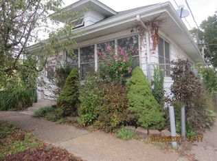 1611 19th Ave, Moline, IL 61265