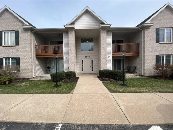 3074 W Crystal Waters Dr Unit 8, Holland, MI 49424