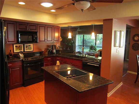4th image of 10521 Lake Williams Dr