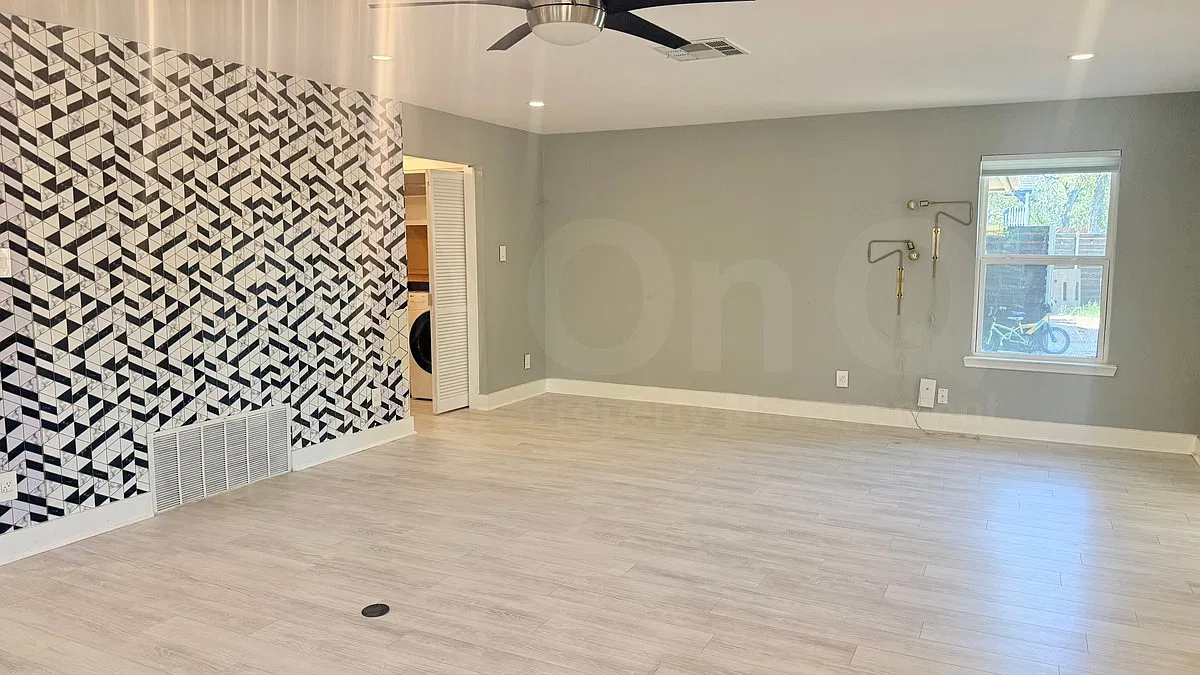 3 bed, 2.5 bath, 1646 sqft, $4,000 — Photo 3