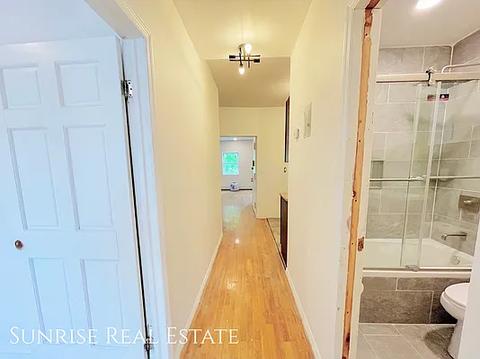 Rented by Sunrise Real Estate | media 60