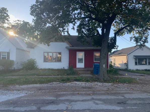 108 N Main St, Morocco, IN 47963