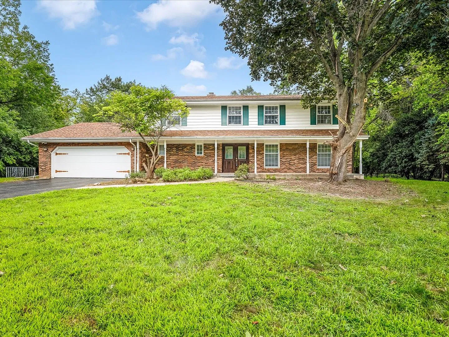 Beautiful large home for rent in great location — Photo 1