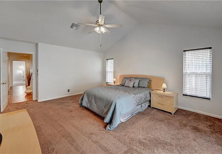 5088 NW 100th Ter — Photo 37