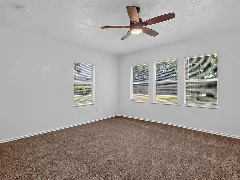 5301 Scoggins St — Photo 27