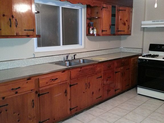 eating kitchen