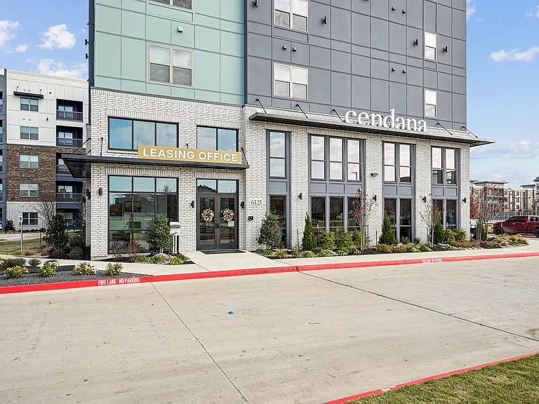 Leasing Office Entrance
