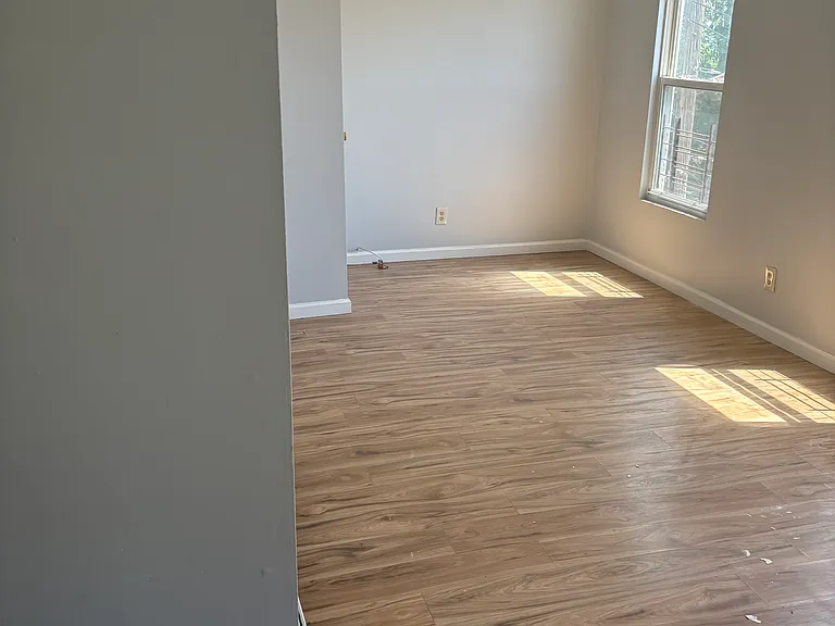 80 Brewster St #2 — Photo 20