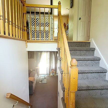 entry way- bi-level ranch 