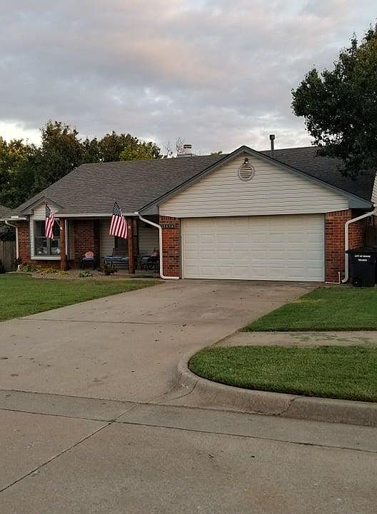 1st image of 1616 NE 10th St