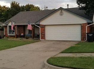 1616 NE 10th St, Moore, OK 73160