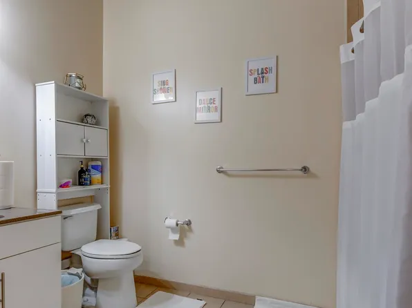 172 Culver Avenue image 4 of 21