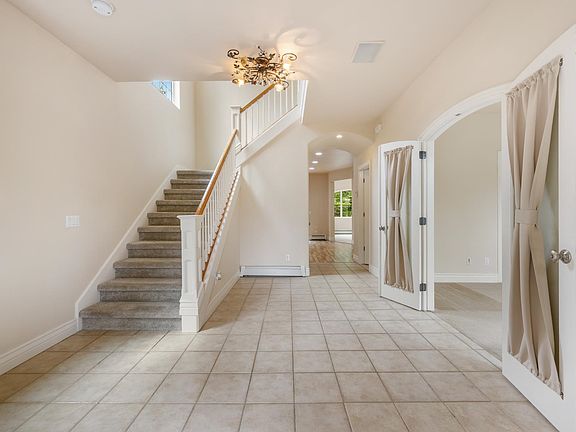 4th image of 1095 Hendrickson Rd